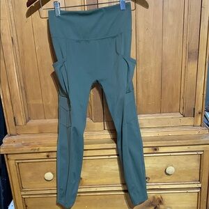 Zuda Green Stretch Leggings with Seamless Design